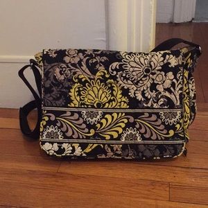 EVERYTHING MUST GO Vera Bradley messenger bag